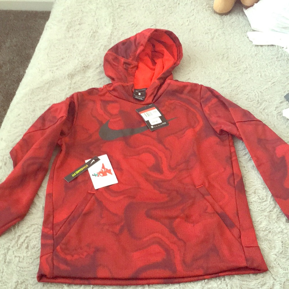 New(with tags) NIKE Standard fit..
